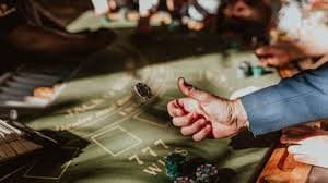 Platform klikslots menampilkan berbagai kategori permainan dan pasar olahraga