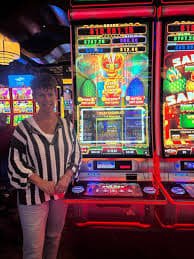 Antarmuka permainan Colok Naga di klikslots